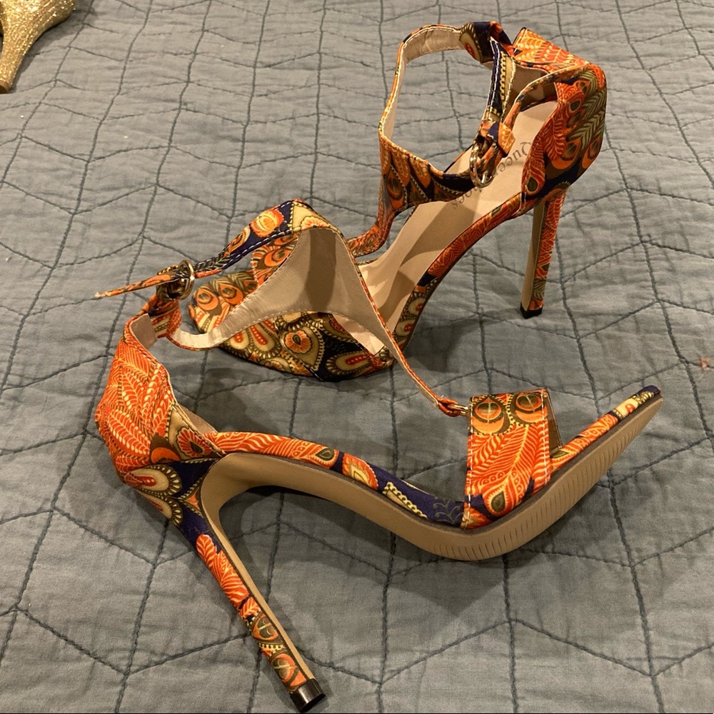 Queen shoes never worn, size 7